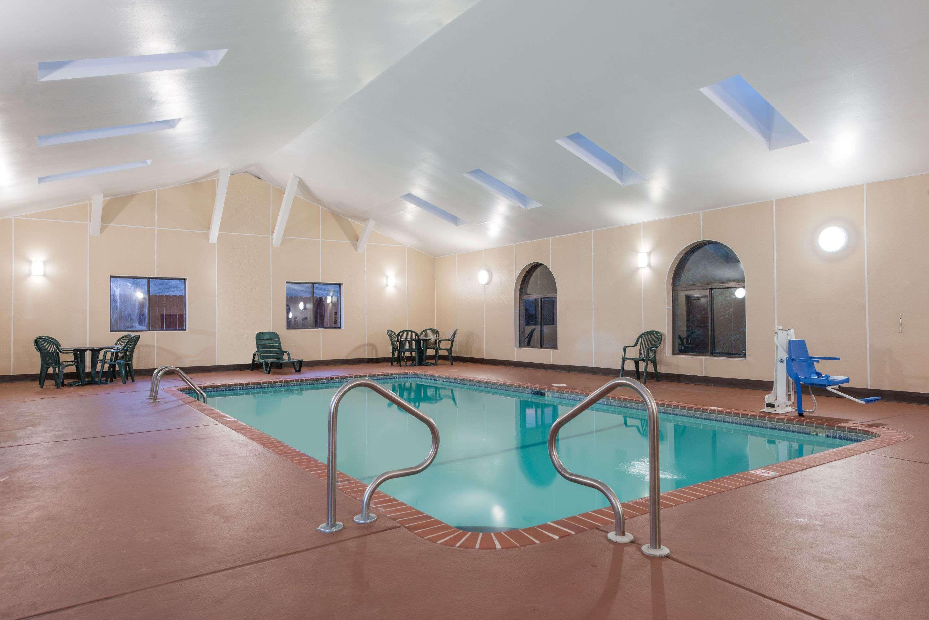 Super 8 By Wyndham St Charles Saint Charles Exterior foto