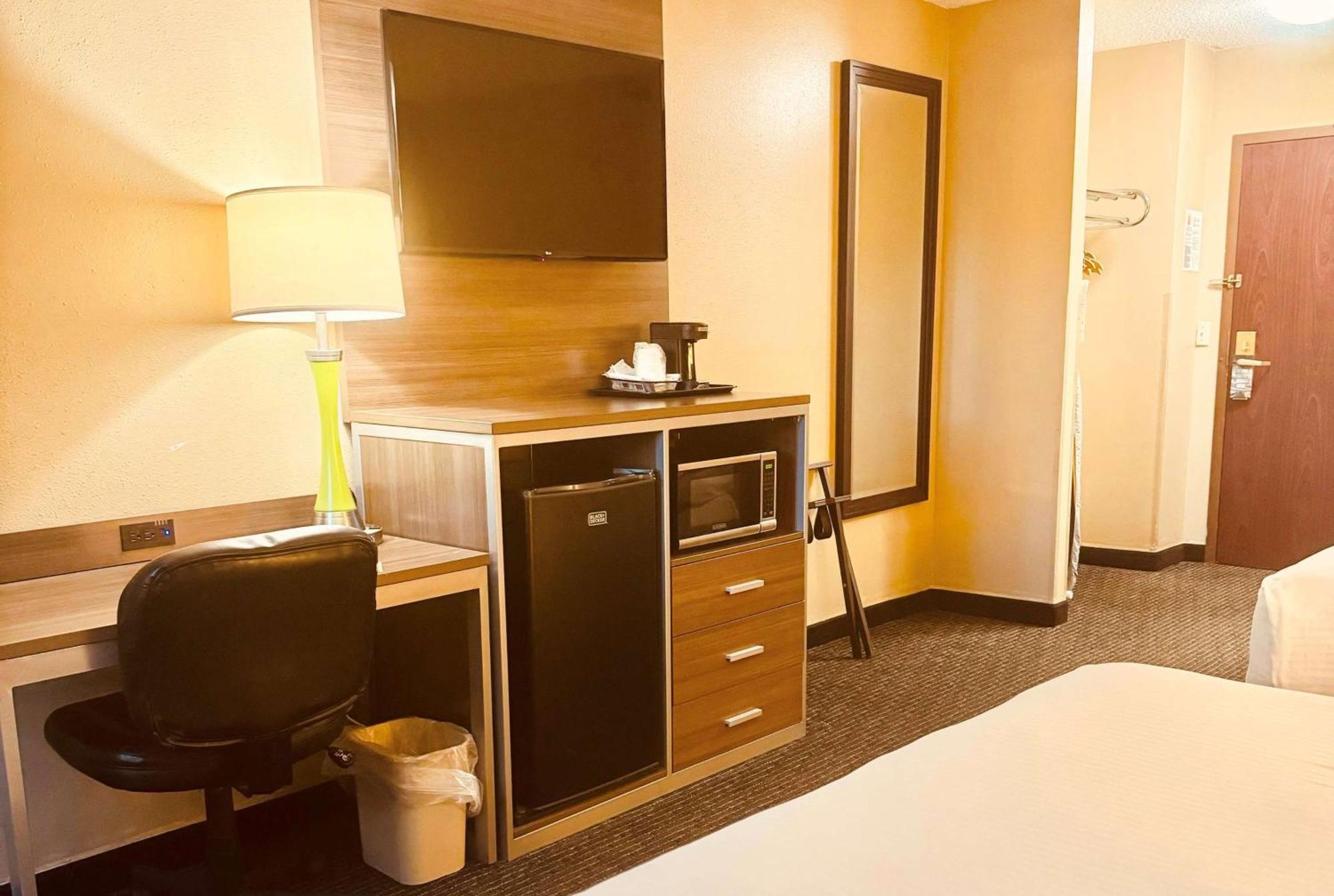 Super 8 By Wyndham St Charles Saint Charles Exterior foto